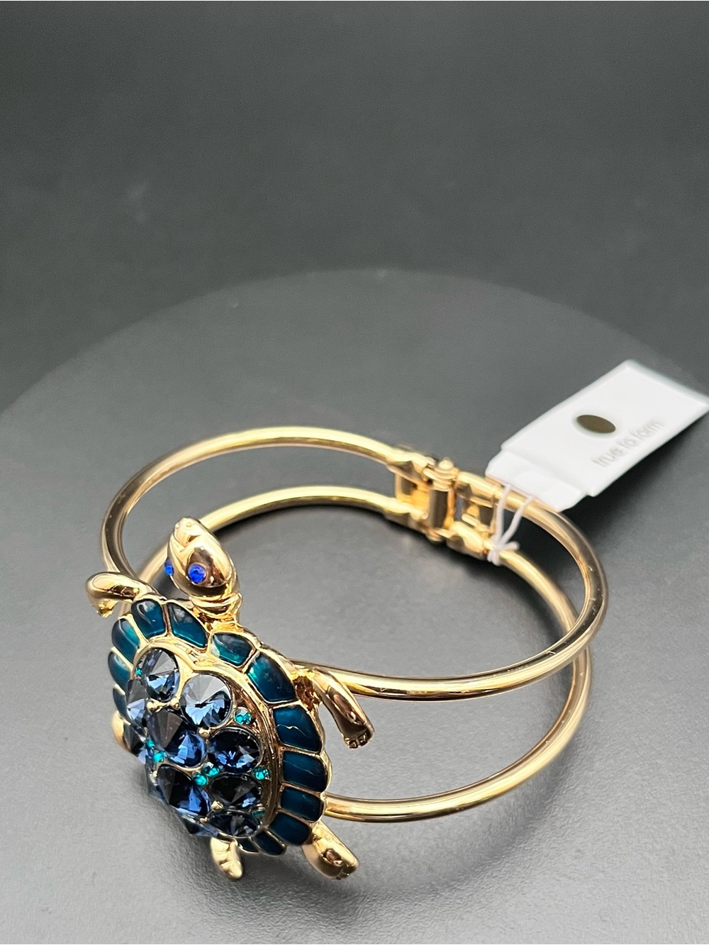TRUE TO FORM Turtle Hinge Bracelet - Picture 3 of 3
